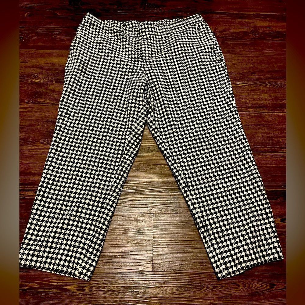 Buy 1 get 1 50% off NWOT capri dress pants Old Navy